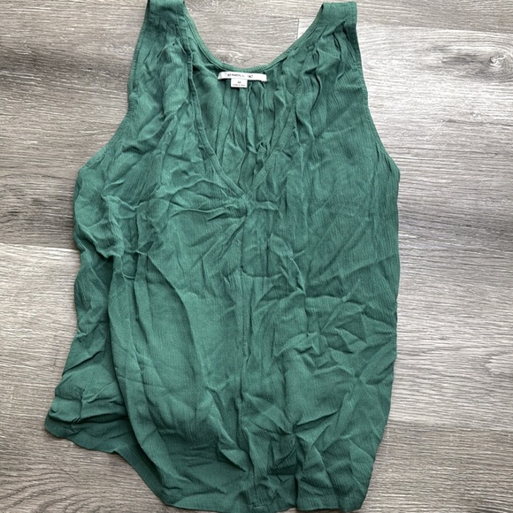 *free w any item* O’NEILL tank top - Picture 2 of 3